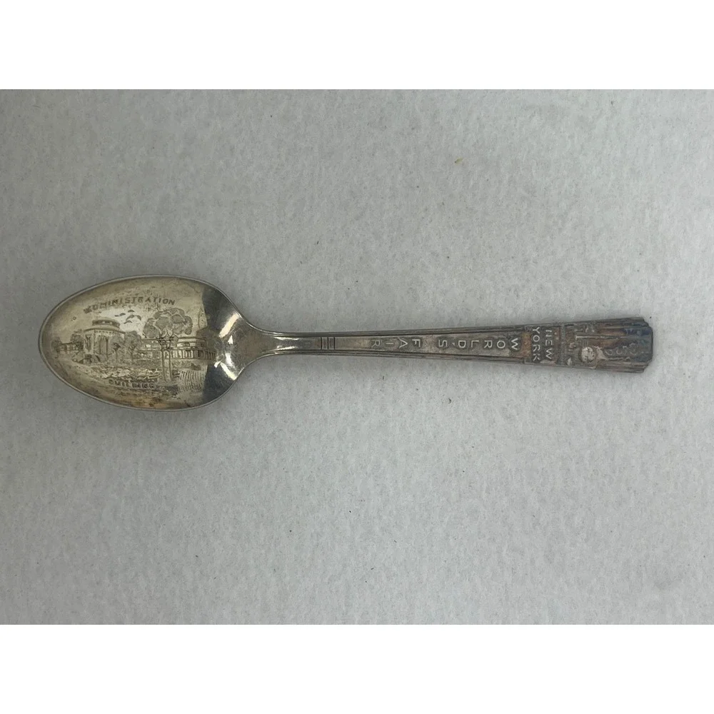 1939 New York World's Fair Souvenir Spoon Administration Building Silver Good